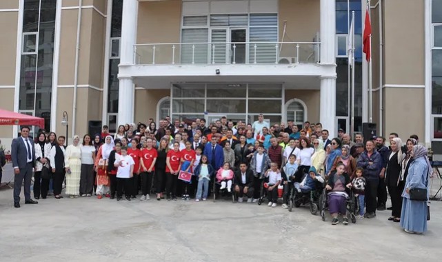 Ermenek'te Engelliler Haftası Etkinliği Lütfi Elvan Kent Meydanı'nda Düzenlendi