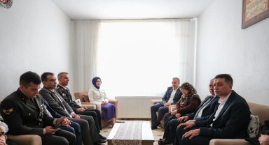 Karaman Valisi Çiçek ve Eşi Şehit Ailesini Ziyaret Etti
