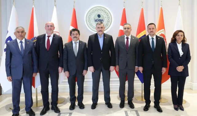 Karaman Valisi Çiçek ve Heyeti, İçişleri Bakanı Çiftçi'yi Ziyaret Etti