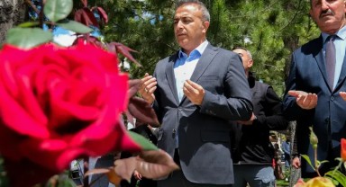 Karaman'da Kurban Bayramı Arifesinde Şehitlik Ziyareti