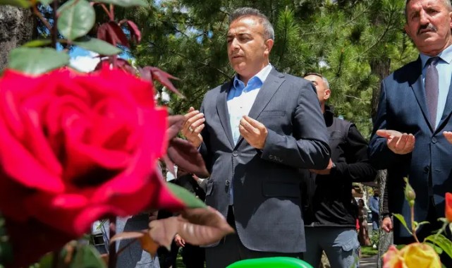 Karaman'da Kurban Bayramı Arifesinde Şehitlik Ziyareti