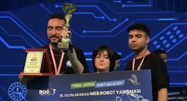 Karamanlı Öğrenciler Robot Yarışmasında Dünya Şampiyonu Oldu