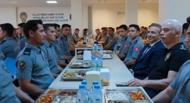 Vali Hayrettin Çiçek, Karaman POMEM'de Polis Adaylarıyla Buluştu