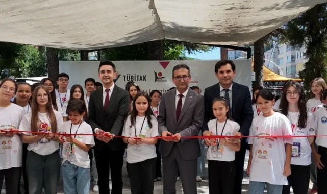Karaman'da Bilim Fuarları Festivali 3 Bin Ziyaretçiyle Tamamlandı