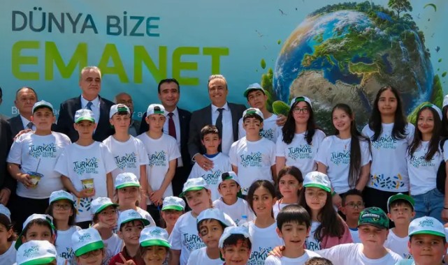 Karaman'da Çevre Haftası Etkinlikleri: Valimiz Hayrettin Çiçek Fidan Dağıttı