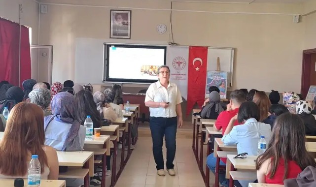 Karaman'da Geleceğin Sağlıkçılarına Anne Sütü ve Emzirme Eğitimi Verildi