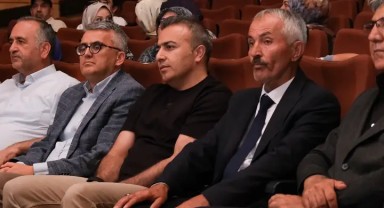 Vali Çiçek, Şair Turanî'nin Yeni Kitabı İçin Düzenlenen Etkinliğe Katıldı