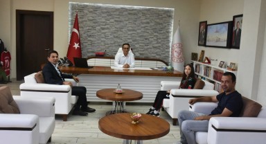 Karaman'ın Milli Sporcusu Bilge Nisa Topak'tan İl Milli Eğitim Müdürü'ne Ziyaret