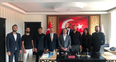 Sarıveliler Kaymakamı, Muay Thai Sporcularını ve Yönetimini Ağırladı