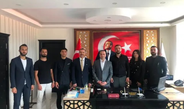 Sarıveliler Kaymakamı, Muay Thai Sporcularını ve Yönetimini Ağırladı
