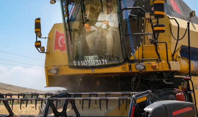 Vali Hayrettin Çiçek Arpa Hasadına Katıldı: Verimlilik Vurgusu