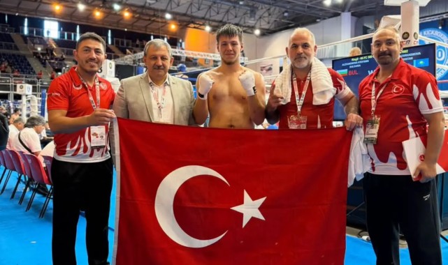 Ermenekli Yusuf Samed Kirişli, Gençler Dünya Kick Boks Şampiyonu Oldu