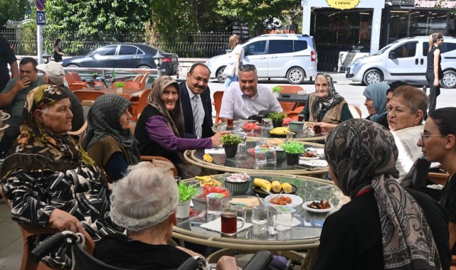 Karaman'da Huzurevi Sakinleri Aktekke Çay Bahçesi'nde Buluştu