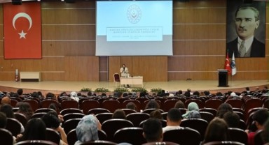 Karaman'da Üniversite Öğrencilerine Saygılı Yaşam ve Güvenli İlişkiler Eğitimi Verildi