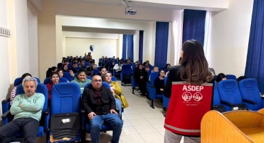 Ermenek'te Öğrencilere Siber Zorbalık ve Bağımlılık Eğitimi