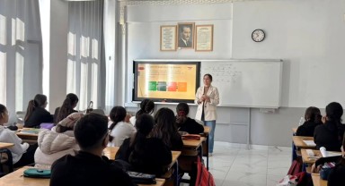 Ermenek'te Öğrencilere Siber Zorbalık ve Teknoloji Eğitimi Verildi