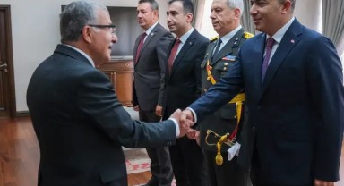 Karaman'da Cumhuriyet'in 103. Yılı Coşkusu: Valilikte Tebrikler Kabul Edildi