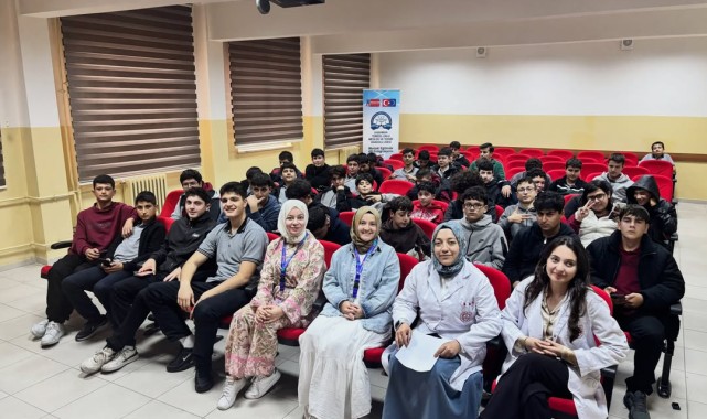 Karaman'da Genç2030 Yapay Zekâ Okuryazarlığı Eğitimi Başladı