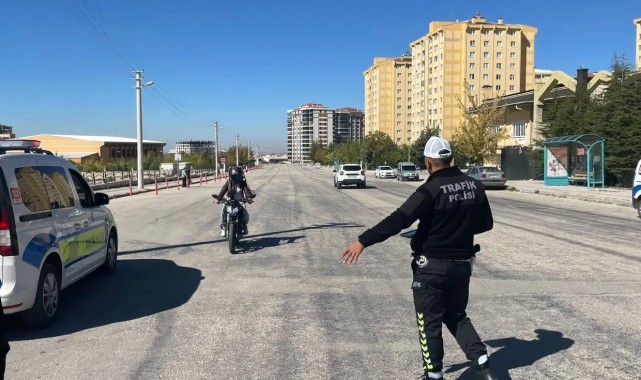 Karaman'da Geniş Çaplı Okul Güvenliği Denetimi: Yüzlerce Şahıs ve Araç Sorgulandı