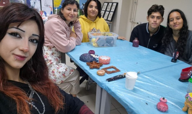 Karaman'da Taştozu Kursu: Gençlerin El Emeği ve Yaratıcılığı Göz Kamaştırıyor