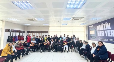 Karaman'da TOKİ Ortaokulu'nda Müzik Atölyesi Etkinliği