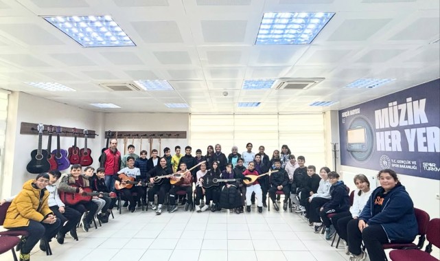 Karaman'da TOKİ Ortaokulu'nda Müzik Atölyesi Etkinliği
