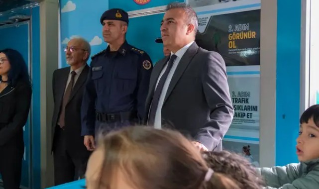 Karaman'da Trafik Güvenliği İçin Mobil Eğitim Tırı Kuruldu