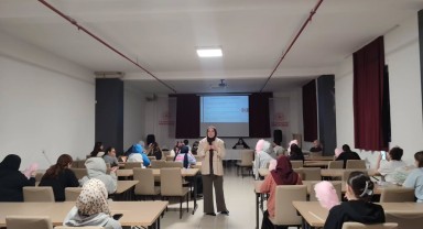 Karaman'da Üniversite Öğrencilerine Kadına Yönelik Şiddetle Mücadele Eğitimi Verildi