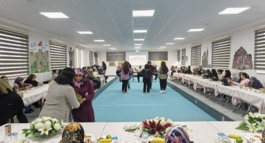 Karaman'da Yaşlılar Günü Kutlandı: Huzurevi Sakinleri ve Üniversite Öğrencileri Bir Arada
