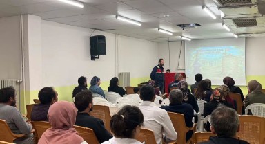 Sarıveliler'de Ailelere ve Öğretmenlere Bağımlılık Eğitimi